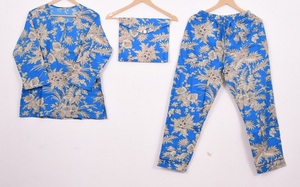 Ensemble de pyjama à col rond imprimé à la main avec motifs floraux - Vêtements de nuit en coton artisanal, vêtements de nuit et de détente bohèmes pour femmes, cadeau d'été - Product Image 6