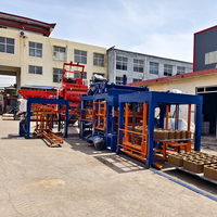 Renseignez-vous sur Qt10-15 Machine automatique de fabrication de briques en béton de ciment Production à grande capacité de briques à feu libre pour Kerbston
