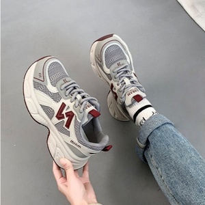 Chaussures de course tendance décontractées respirantes légères et confortables pour femmes, nouvelle collection 2025, chaussures de sport à semelle épaisse - Product Image 5