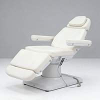 Nouveau design de mobilier de salon de beauté, table de massage blanche, lit moderne de luxe à 3 moteurs, lit médical pour clinique, lit de spa cosmétique pour le visage