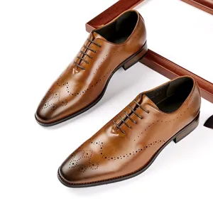 Erkekler için deri ayakkabı bahar oyma blok ofis Derby ayakkabı resmi iş Oxford tek ayakkabı el yapımı renk parlatma