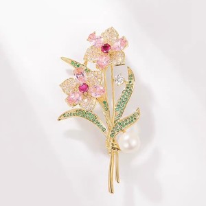 Broche de Flor de Rosa con Perlas y Diamantes Elegante y Exquisito, Broches de Moda para Mujer con Pedrería - Product Image 1
