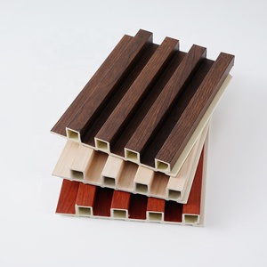 Paneles alternativos de madera de Wpc Paneles de pared estriados interiores de grano de madera de Wpc respetuosos con el medio ambiente para Decoración - Product Image 4