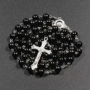 Venta al por Mayor Collar de Cruz Religiosa de 8mm Rosario Católico de Cuentas Acrílicas Collar de Perlas para Compromiso - Product Image 3
