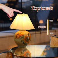 Lampe de table en porcelaine moderne rechargeable E14 avec contrôle tactile, abat-jour en lin tournesol dessiné à la main, décoration de chevet sans fil
