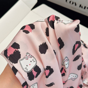 Set <span class=keywords><strong>Pigiama</strong></span> Primaverile da <span class=keywords><strong>Donna</strong></span>, Cardigan a Maniche Lunghe e Pantaloni, Colletto Rovesciato, Stile Lusso Leggero in Cotone Cloud, Stampa Leopardata - Product Image 4
