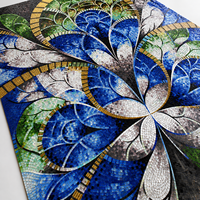 Seni Mural Mosaik Kaca Potong Tangan Motif Anggrek Biru Abstrak Kustom untuk Dekorasi Dinding Fitur Latar Belakang Komersial Hotel Bar