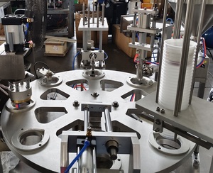 Máquina Automática de Llenado de Pistón Rotatorio con <span class=keywords><strong>Tolva</strong></span> Aislada para Máquina de Llenado de Vasos de Cubitos de Hielo - Product Image 2