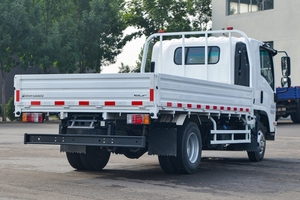 Camión Isuzu ELF KV100 4x2 de Cabina King y Plataforma Plana, Tecnología Japonesa Duradera, para Transporte de Materiales de Construcción - Product Image 6