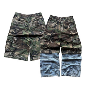 Shorts en jean baggy camouflage streetwear personnalisés pour hommes, avec strass et imprimés graphiques, effet usé - Product Image 1