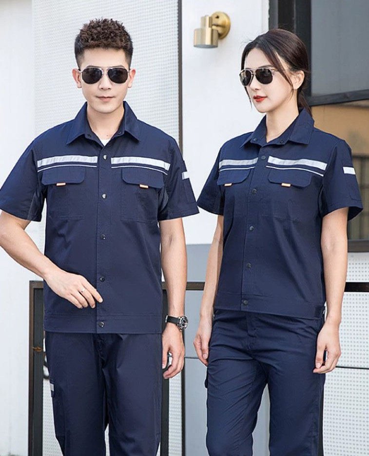 Costume bleu marine