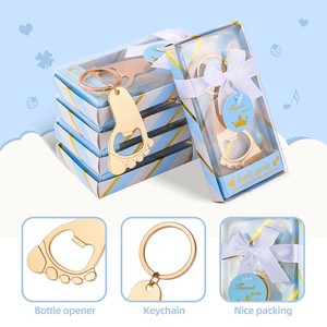 Porte-clés pour décapsuleur d'empreinte de bébé unique pour les cadeaux de douche de baptême de bébé pour les invités Souvenirs de nouveau-né - Product Image 2