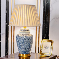 Lampe de table en porcelaine bleue et blanche néoclassique de Jingdezhen, lampe de bureau en céramique haut de gamme pour chambre à coucher, salon, bureau, grande taille