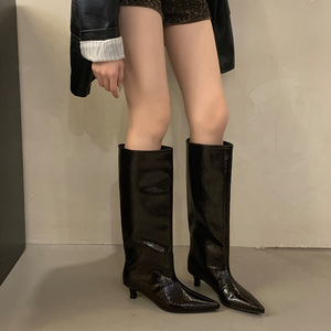Vente en gros usine – Nouveauté 2026 : Bottes tendance pour femme en cuir véritable, imperméables, à talon aiguille, confortables et à enfiler, longueur genou - Product Image 6