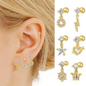 ZUOLA Nouveaux designs personnalisés Boucles d'oreilles clous en titane pour cartilage, motif cœur, plaqué or 18 carats, zircon, bijoux hélix, piercing d'<span class=keywords><strong>oreille</strong></span>, vente en gros - Product Image 1