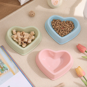 Bol pour animaux de compagnie en forme de cœur, en plastique, antidérapant, facile à nettoyer, pour chien et chat, bol d'alimentation pour eau et nourriture, Style Love, rose, bleu, vert - Product Image 1