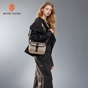 Arctic Hunter Borsa a Tracolla Piccola da Uomo in Nylon Impermeabile Compatta Messenger Sling Satchel per Lavoro e Ufficio - Product Image 1