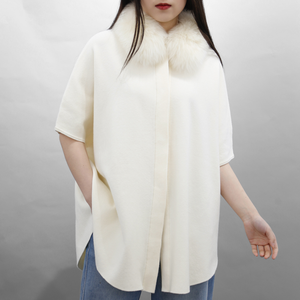 Blus wol kombinasi wanita, blus rajut satu ukuran cocok untuk semua lengan kelelawar pendek dengan kerah bulu - Product Image 1