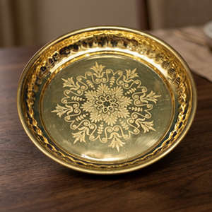 Plato Decorativo Redondo de Metal con Patrón de Plantas Grabado, Diseño Tradicional Chino, Artesanía Hecha a Mano - Product Image 3