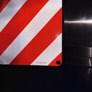 Señales Reflectantes Traseras Homologadas por la UE, Señal de Advertencia para <span class=keywords><strong>Portabicicletas</strong></span>, Placa de Aluminio con Franjas Estándar de Italia y España - Product Image 6