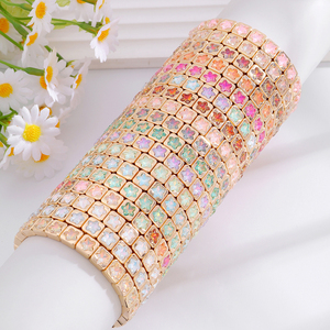 Bracelet large élastique de luxe pour femme, plaqué or, avec étoiles multicolores incrustées de cristaux AB, accessoires de fête - Product Image 1