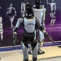 Robot Humanoide Inteligente de Alta Calidad 1320*450*200 mm 35 kg