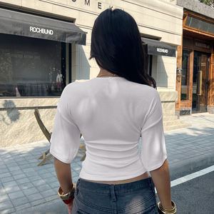 T-shirts pour femmes 2024 à col en V, manches courtes, coupe classique, hauts décontractés, couleur unie, tricot élastique, respirant pour l'été - Product Image 3