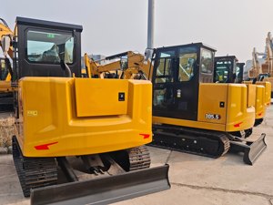 Escavatore Cingolato Compatto CAT305.5 da 5,5 Tonnellate per Uso Agricolo con Braccio Laterale a Basso Costo Operativo - Product Image 4