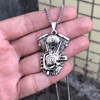 Collier avec pendentif pour moteur de moto en acier inoxydable pour hommes, bijou vintage gothique de style motard pour les fêtes à bascule punk