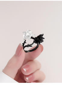 Nhẫn rối loạn lưỡng cực “Mandala đen trắng” là một chiếc nhẫn đa năng và cao cấp theo phong cách tối giản kiểu Pháp - Product Image 3