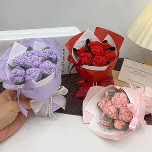 <span class=keywords><strong>Bouquet</strong></span> de fleurs en crochet tissé à la main de haute qualité avec des roses, adapté aux amis, à la famille, aux anniversaires, aux cadeaux de la Saint-Valentin - Product Image 3