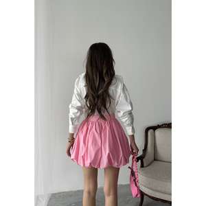 Jupe ballon rose en satin pour femme, taille élastique, tissu doux 100 % polyester, mini-jupe évasée taille haute pour usage quotidien - Product Image 1