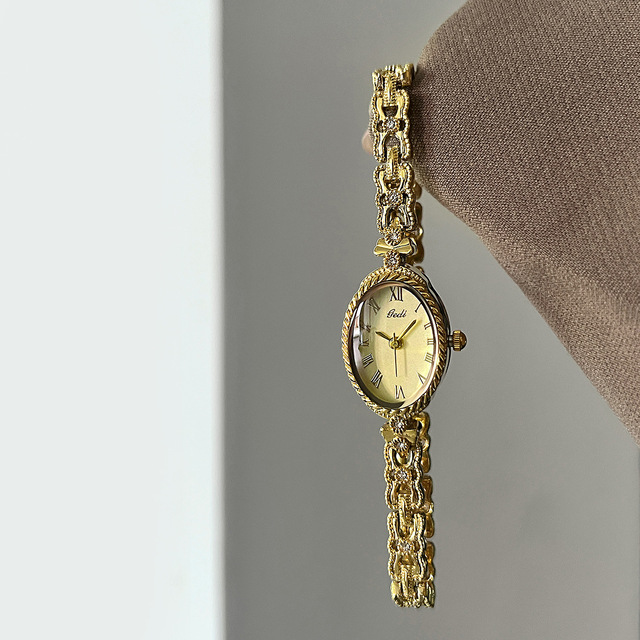 Vintage Watch for Women Light Luxury Small Women's Style Exquisite New Quartz Watch GEDI 14039