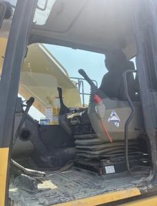 Excavadora Usada Komatsu PC220-11, Modelo 2023, de Cummins, Altamente Duradera y Potente, con Sistema Hidráulico Grande, para Infraestructura Urbana y Carreteras - Product Image 4