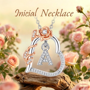 Collana <span class=keywords><strong>con</strong></span> Ciondolo a <span class=keywords><strong>Cuore</strong></span> Placcato in Rodio per Damigelle, <span class=keywords><strong>con</strong></span> Iniziale in Oro Rosa e Zirconia Cubica, Ideale come Regalo di Proposta - Product Image 6