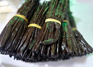 Gousses de vanille noire TK séchées 100% naturelles 14-20cm 1kg/2kg MG Vanille Harvest pour la pâtisserie, les desserts, les boissons et l'aromatisation - Product Image 4