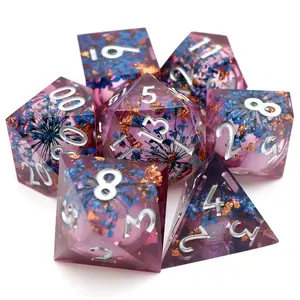 RPG ลูกเต๋า DND ของขวัญ polyhedral ขอบคมลูกเต๋าสำหรับเกมกระดานการเล่นบทบาทเกมตารางชุดลูกเต๋า DND เรซิ่น-ของเหลว6
