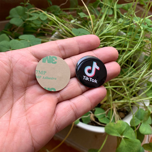 30mm Epoxy NFC Social Media Phone Sticker Instagram <span class=keywords><strong>Snapchat</strong></span> Tiktok Whatsapp NFC Phone Sticker pour Social Media - Product Image 4
