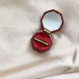 Anillos de Eternidad Dylam Personalizados Estilo Art Deco con Circonita Cúbica Verde y Baño de Oro de 18K, Anillos de Oro para Mujer - Product Image 2