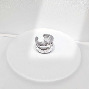 Boucles d'oreilles clip-on unisexes minimalistes en laiton plaqué rhodium, style hip-hop, en argent sterling 925, pour cartilage, vente en gros - Product Image 5
