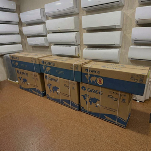 Aire Acondicionado Split GREE, Unidad Interior de Pared, 12001-15000 BTU, Inverter, Control por WiFi, Refrigeración y Calefacción, Frecuencia Variable - Product Image 1