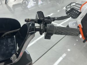 Motocicleta Eléctrica Multifuncional y Económica 2026 con Pedales y Baterías de Plomo-Ácido para Uso Urbano - Product Image 3