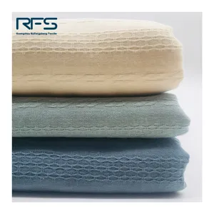 La salida de fábrica popular patrón de rayas verticales transpirable muchos colores tejido jacquard 100% tela de algodón para ropa