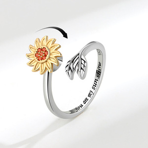 Bague ajustable en cuivre plaqué or avec incrustation de zircon et tournesol rotatif, gravée sur mesure avec nom, bijou anti-stress pour femme - Product Image 1