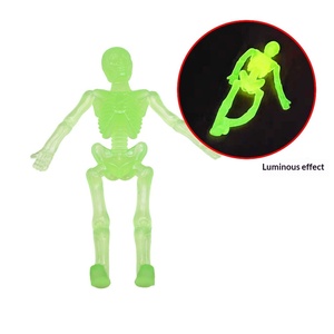 Jouet de farce d'Halloween en forme de petit squelette zombie extensible en caoutchouc souple TPR qui brille dans le noir pour les jeunes de 7 à 14 ans - Product Image 6