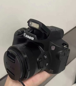 Appareil photo numérique compact Canon Power Shot SX70 HS avec zoom optique 65x, 20,3 MP, vidéo 4K, stabilisation d'image 5 étapes, carte mémoire SSD - Product Image 1