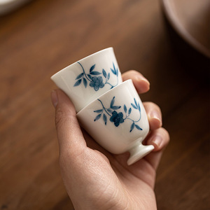 Hand Painted Blue And White Floral Stemmed <b>Teacup</b> Porcelain Kung Fu Tea Cup For Tasting - Product Image 2