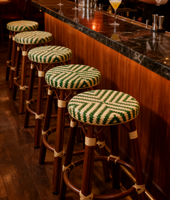 Tabourets de bar vintage de style campagnard français en rotin et en cannage, tabourets de comptoir de bistrot, chaise