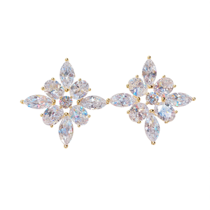 Boucles d'oreilles clous fleuris luxueuses plaquées or blanc, avec cristaux et strass, bijoux de mariage romantiques pour femme, sertissage fermoir or 18 carats - Product Image 1