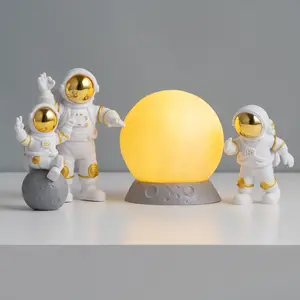 Statua di vendita calda dell'<span class=keywords><strong>astronauta</strong></span> bella scultura di modello di <span class=keywords><strong>astronauta</strong></span> di figurine di artigianato in resina 3D - Product Image 1